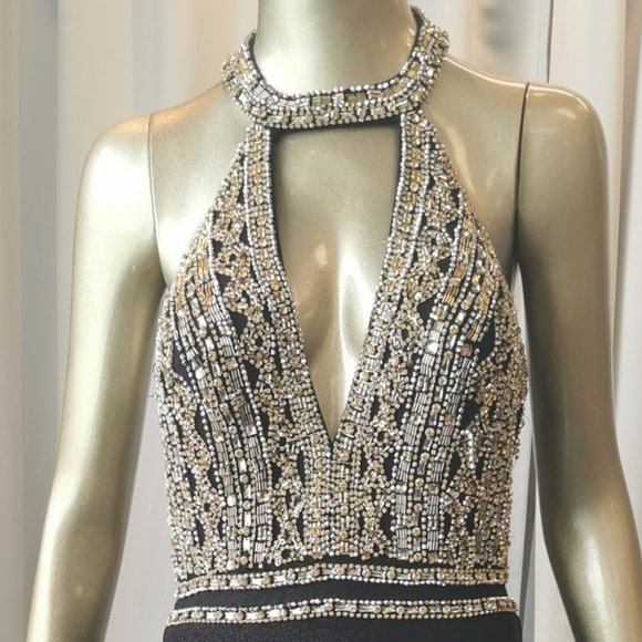 size 6 black formal gown - Picture 3 of 5